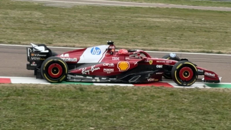 Машина Ferrari 2025 года дебютировала на трассе. Фото