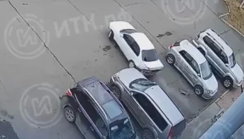  Водитель разбил четыре машины на парковке в Усть-Илимске