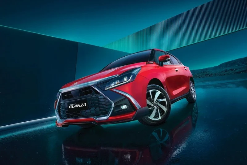 Toyota Glanza подвергли рестайлингу следом за исходным Suzuki: больше агрессии и новый мотор