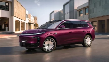 Большой кроссовер Yipai M8 от Dongfeng: электроника Huawei и несколько вариантов начинки