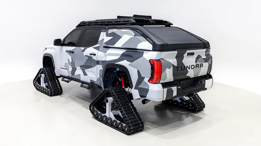 На фото: концепт Toyota Tundra Snowhunter