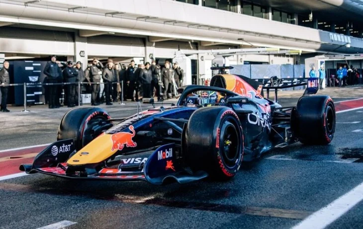 Red Bull Racing лидирует по итогам первого дня зимних тестов Ф1 2026 года