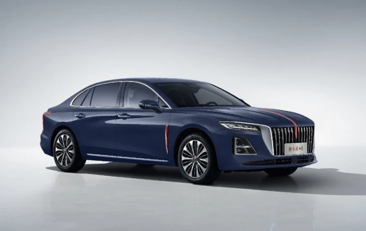 Рестайлинг принёс седану Hongqi H5 новый интерьер