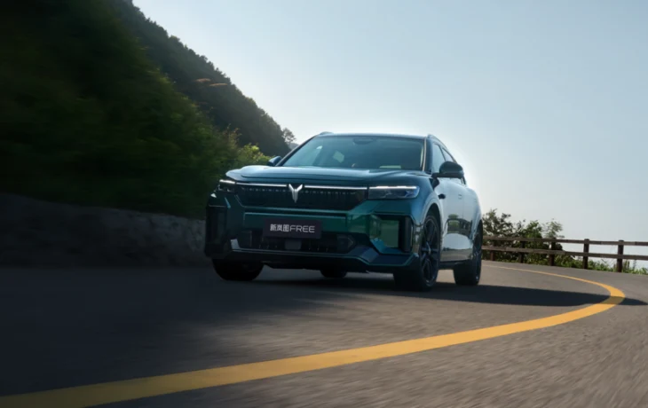 «Фанаты «помоечных ведер». Алексей Попов заступился за китайские авто