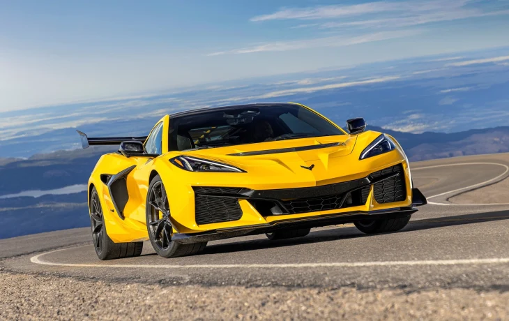 1079-сильный Chevrolet Corvette ZR1 оказался бессовестно дешёвым на фоне конкурентов