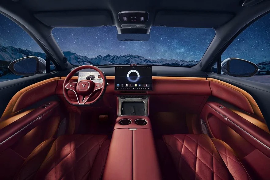 Трехрядный Voyah Taishan