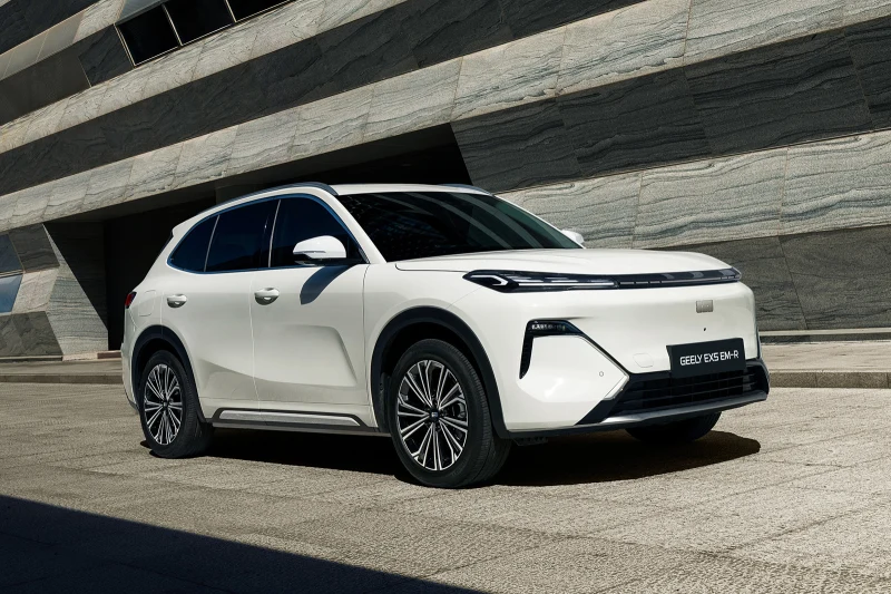 Кроссовер Geely EX5 с новой техникой обзавёлся российским ценником