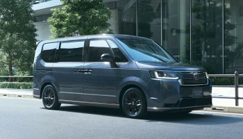 У минивэна Honda Step WGN e:HEV появилась &laquo;затемнённая&raquo; спецверсия