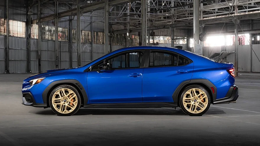 На фото: Subaru WRX GD25