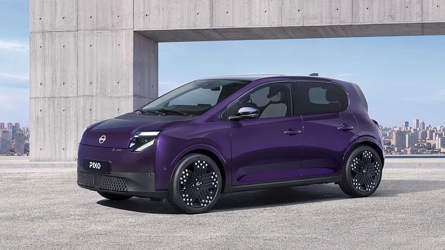 На фото: Nissan Pixo