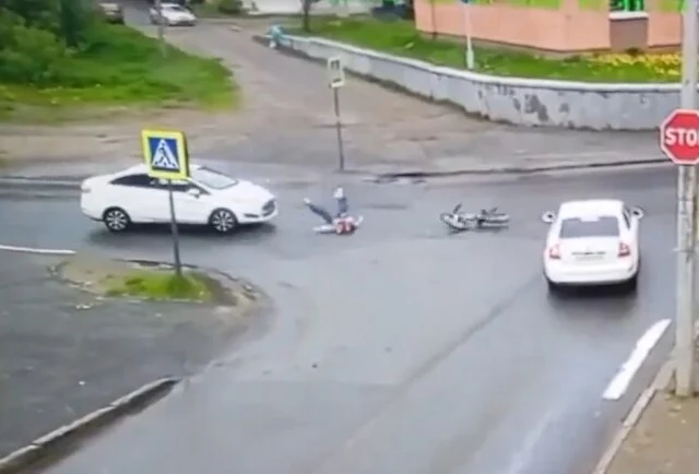  &laquo;Не спешилась&raquo;: 13-летняя попала под колеса автомобиля в Архангельске
