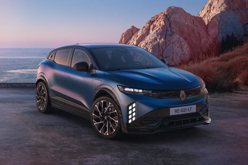 Renault освежила хэтчбек Megane E-Tech electric: новое &laquo;лицо&raquo; и батарея большей ёмкости