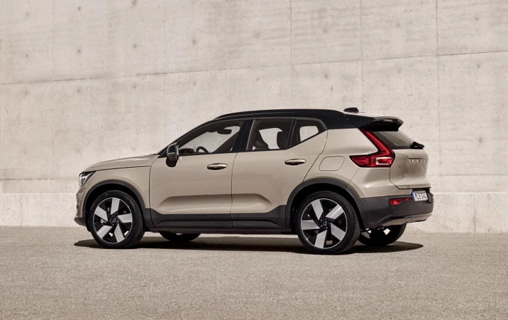 Volvo готовит кроссовер EX40 следующего поколения, он может разделить платформу с EX60