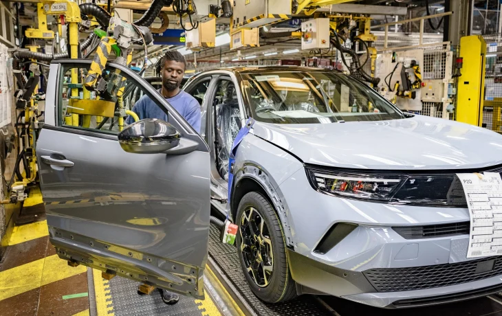 Полные итоги работы Stellantis в 2025 году: убытки, продажи, зарплаты топ-менеджеров