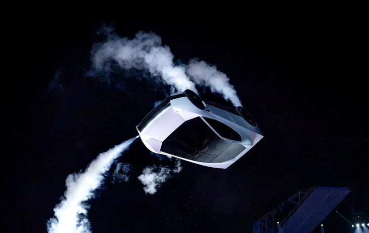 Новый Tesla Roadster превратился в летающее зубило, и это всё ещё прототип