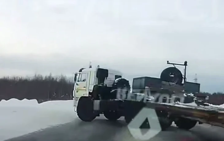  &laquo;Рено&raquo; и Камаз столкнулись на 692-м километре трассы &laquo;Тюмень &mdash; Ханты-Мансийск&raquo;: пострадал ребено