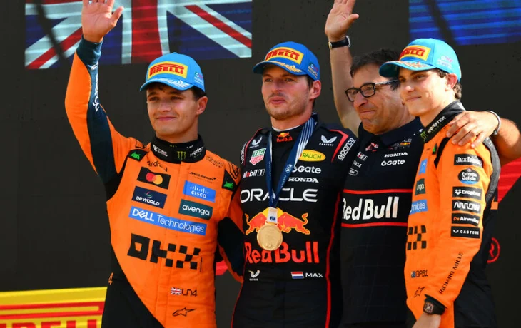 «Ха! Из-за медленного пит-стопа?» Макс Ферстаппен посмеялся над командной тактикой McLaren