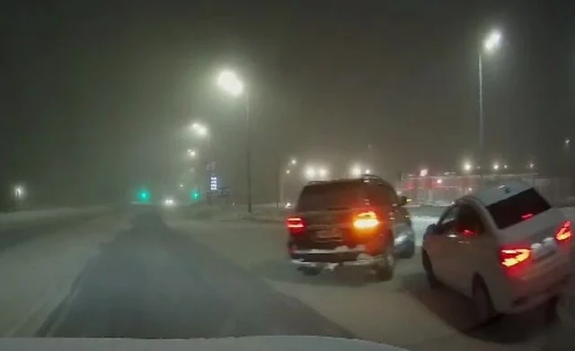  ДТП в Новом Уренгое: оба водителя хотели повернуть направо