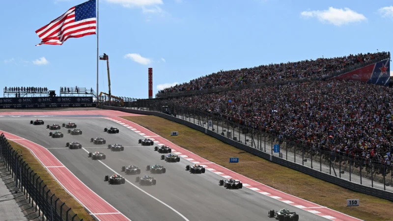 Стартовая решетка основной гонки Формулы 1 в США. Начало трансляции в 22:00 по мск