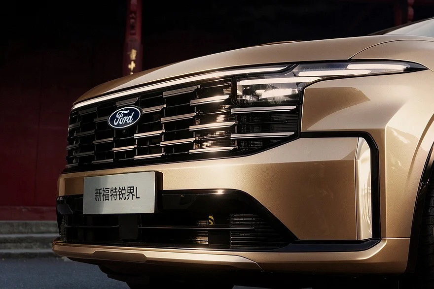 Обновленный Ford Edge L
