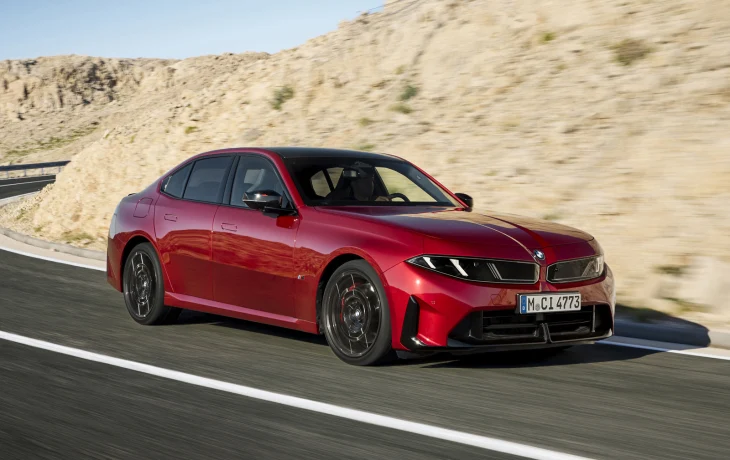 Баварцы наконец полностью рассекретили бензиновый седан BMW 3 series нового поколения