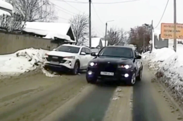  &laquo;Выехала на все деньги&raquo;: девушка на BMW устроила ДТП в Кирове