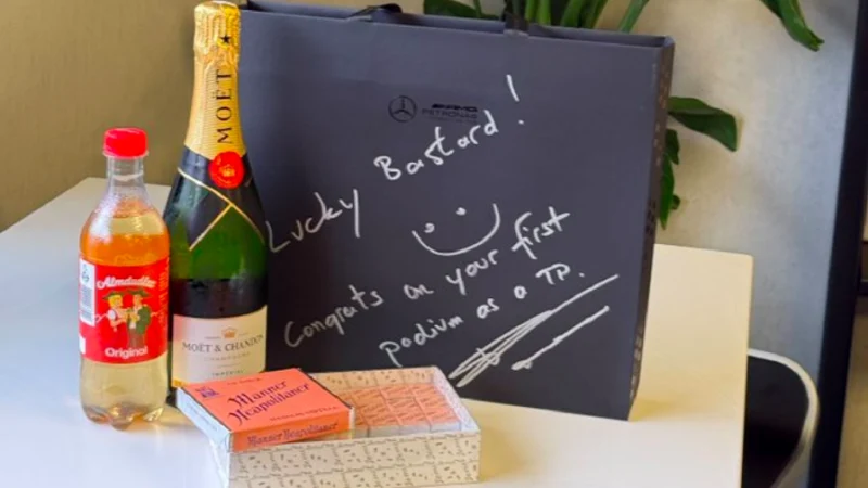 «Везучий паршивец!» Вольф поздравил Ваулза с первым подиумом в Williams