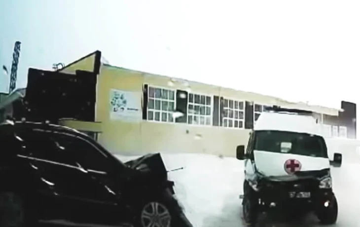  Внедорожник столкнулся со скорой в Алтайском крае: пострадали медики