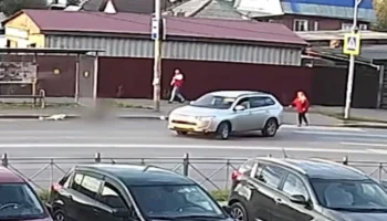  В Омске автомобиль сбил двухлетнего мальчика на беговеле
