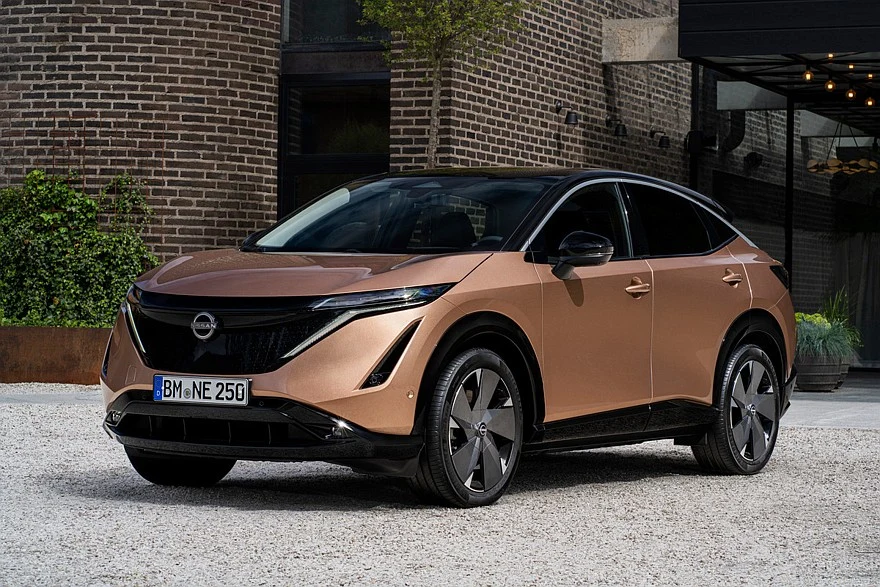 Дореформенный кроссовер Nissan Ariya