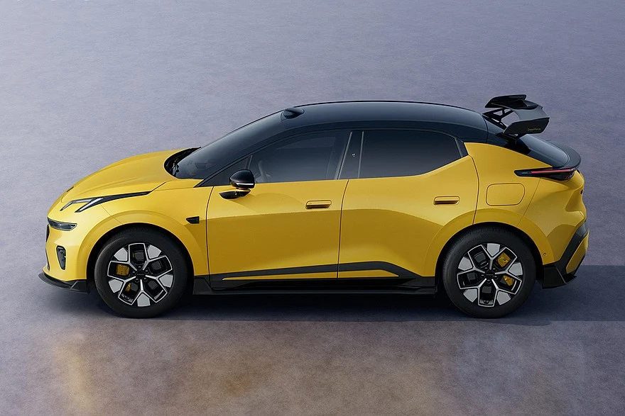 Lynk &amp; Co 20 со спорт-пакетом и антикрылом
