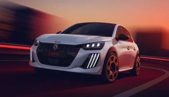 Серийный хот-хэтч Peugeot E-208 GTi: раскрыты внешность и салон