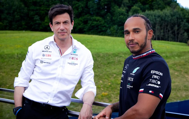 «Так не пойдет». Как Льюис Хэмилтон обидел Брэда Питта