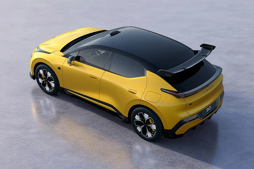 Lynk &amp; Co 20 со спорт-пакетом и антикрылом