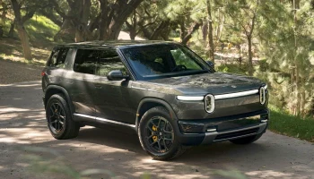 Пан или пропал: кроссовер Rivian R2 готовится к выходу на рынок, объявлены цены