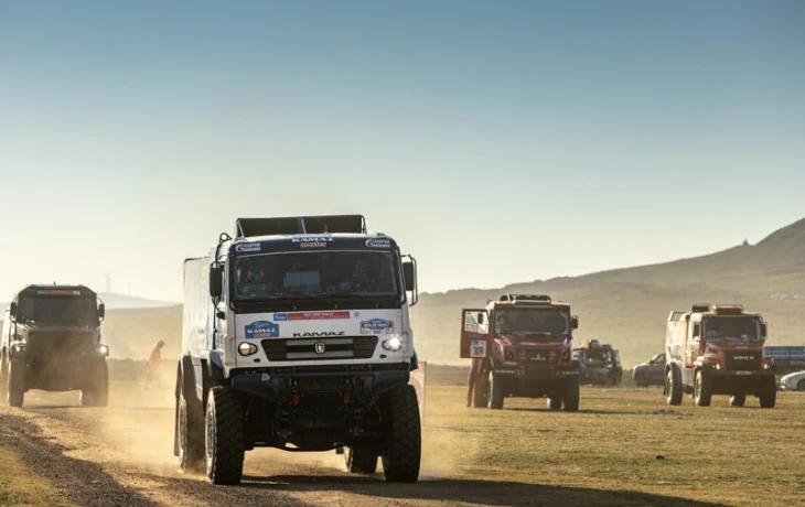 Камазовец Шибалов объяснил потерю 10 минут на 8-м этапе «Шелкового пути»