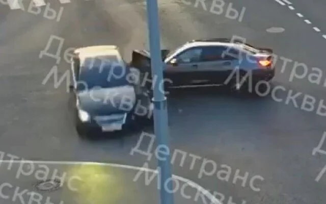 	Водитель «Лексуса» сбежал места ДТП в Москве
