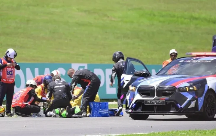 Жуткая авария в гонке поддержки MotoGP в Малайзии. Видео