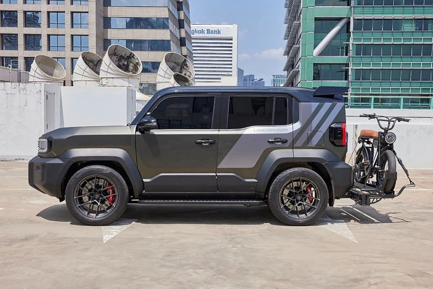 На фото: концепт Toyota Land Cruiser FJ Street Cruiser