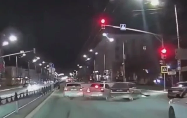  В Калуге водитель &laquo;Гранты&raquo; столкнулся с двумя автомобилями