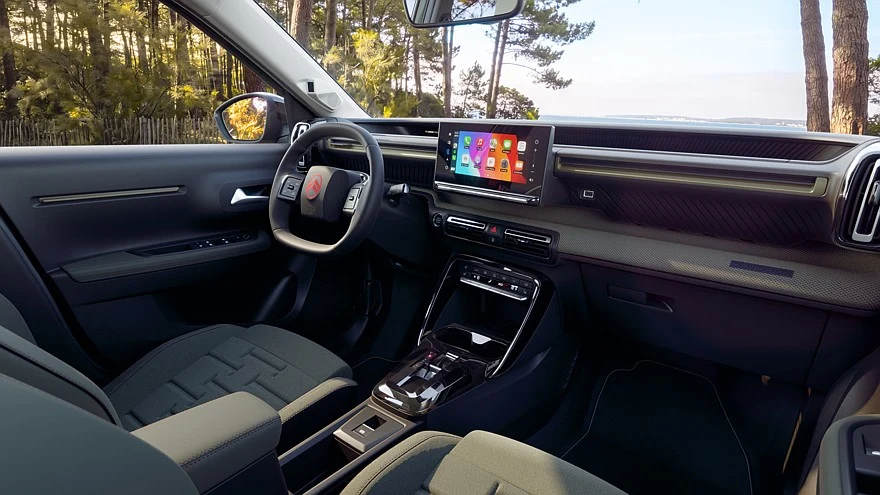 На фото: салон Citro&euml;n C3 Aircross Outdoor