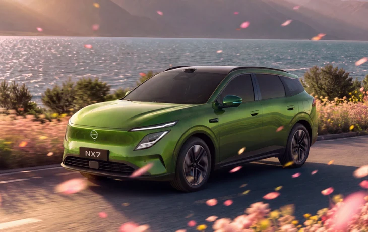 Младший кроссовер Nissan NX7 показал свой интерьер