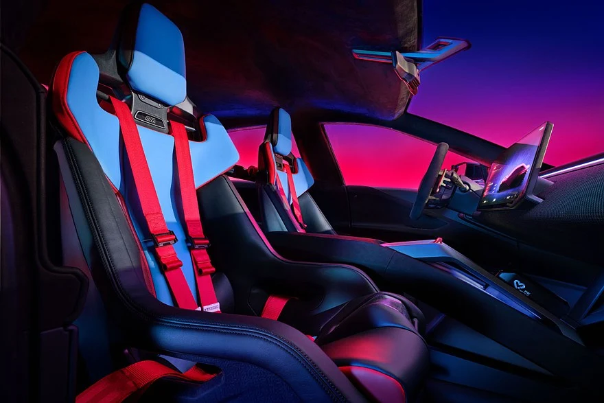 На фото: салон концепта BMW M Neue Klasse