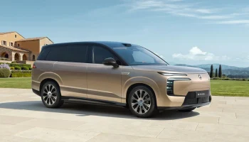 Кроссовер Denza N8L от BYD получил новую начинку и подешевел