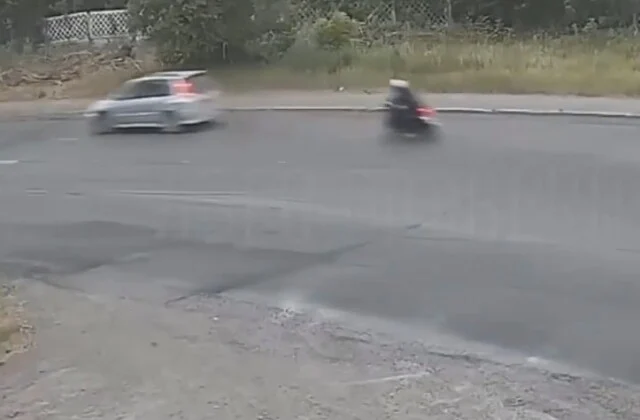  Два мотоциклиста не вписались в поворот в Бийске