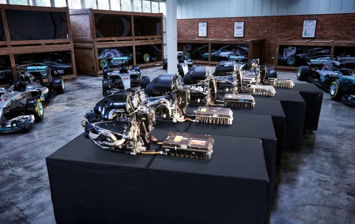 FIA прокомментировала обвинения Mercedes в нарушении регламента