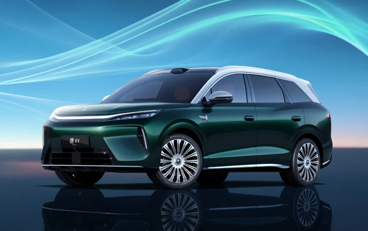 Кроссовер BYD Tang нового поколения получил два варианта оформления салона