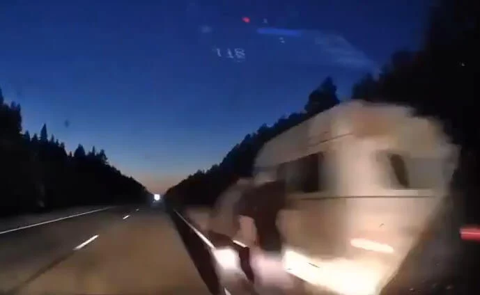  «Заправлял свой УА3»: водитель внедорожника погиб в ДТП на трассе М-8