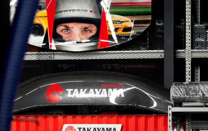 Гоночная команда Takayama Forward Auto и бренд масел Takayama развивают сотрудничество
