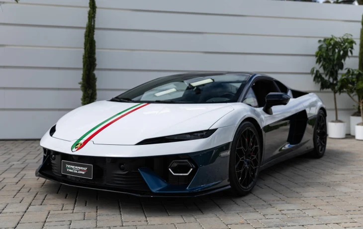 Lamborghini подготовила уникальный суперкар Temerario Tricolore